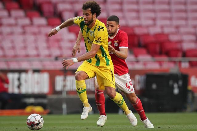 火箭力克公牛7连胜 利拉德30+12雄鹿险胜篮网