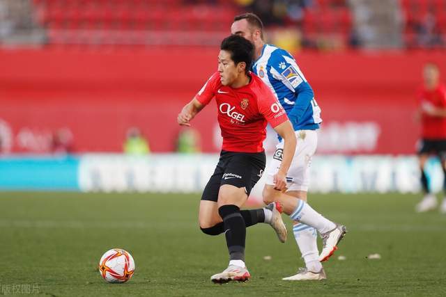 翟晓川13+10首钢6人上双轻取上海 王哲林20+14