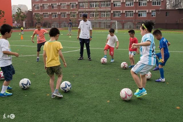 萨林杰18+20沈梓捷20分深圳力克北京 方硕19+7