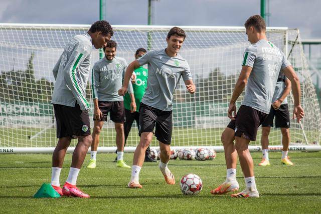 NBA夏联-中国男篮负黄蜂 杨瀚森12分7失误6犯